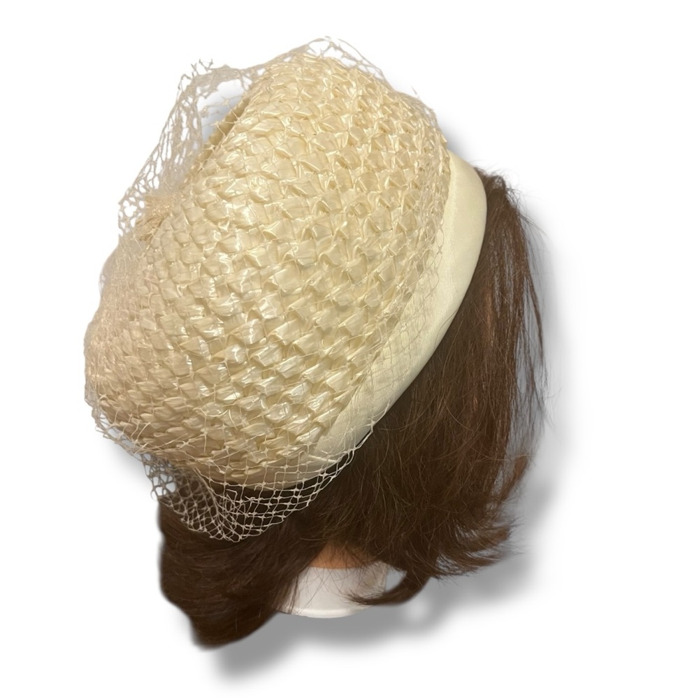 Vintage White Pillbox Hat Union Made Hat w Veil and Bow